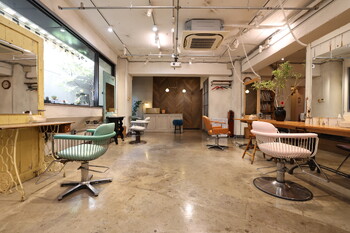 BLUE TOMATO | 原宿のヘアサロン BLUE TOMATO | 原宿のヘアサロン