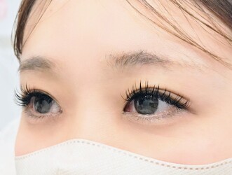 C'est la Vie | 新宿のアイラッシュ