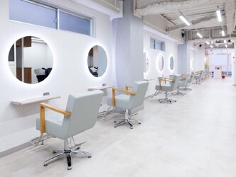 メンズサロン tRe hair 京都烏丸店 メンズカット/メンズパーマ/メンズ眉カット | 四条烏丸/五条/西院のヘアサロン