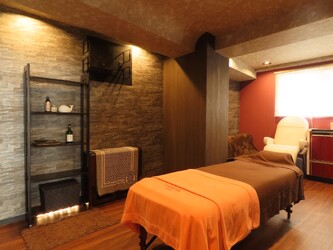 ヘアー&エステ EM’S | 北千住のリラクゼーション