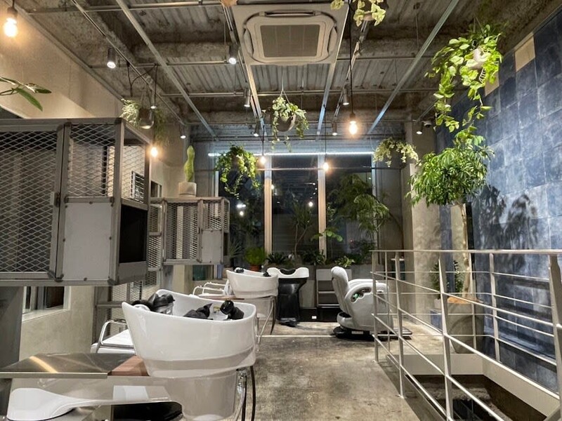 si | 梅田のヘアサロン