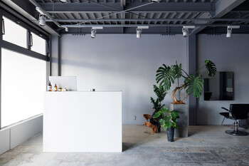 One【ワン】 | 金沢のヘアサロン