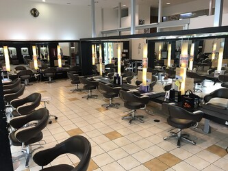 Carina 焼津店 | 焼津のヘアサロン