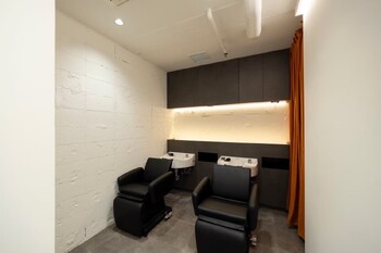 AMBERGLEAM | 用賀のヘアサロン