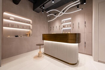 Henrietta表参道 | 表参道のヘアサロン