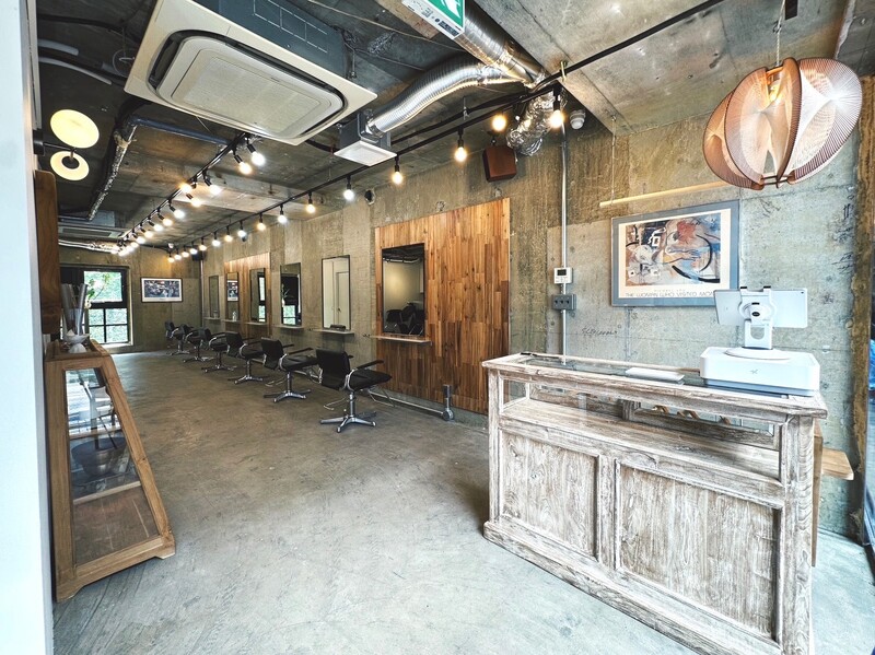 huge 表参道 | 表参道のヘアサロン