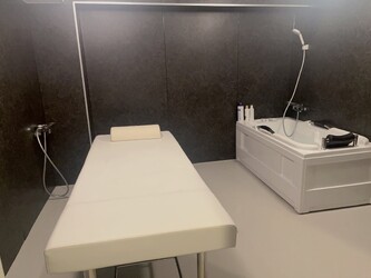 楽YOU【本格アカスリ/オイルリンパマッサージ】 | 本町のリラクゼーション