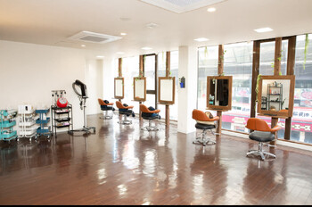 XeniaL【ジニアル】 | 市川のヘアサロン