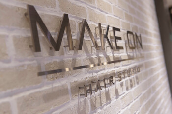 MAKE ON HAIR STUDIO | 新宿のヘアサロン