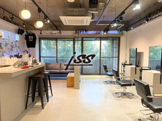 iss | 栄/矢場町のヘアサロン