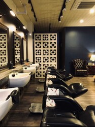 カットインシャンゼ 崇元寺店 | 那覇のヘアサロン