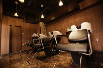 Rydia 新宿東口店 | 新宿のヘアサロン