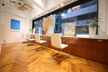 50代からの髪と頭皮を美しくする美容室Authen | 藤沢のエステサロン