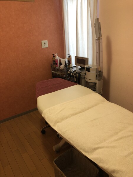 小顔の専門店 白石美容矯正サロン | 池袋のエステサロン