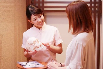 【小顔・骨盤】美容矯正専門院 More Face 池袋店 | 池袋のリラクゼーション