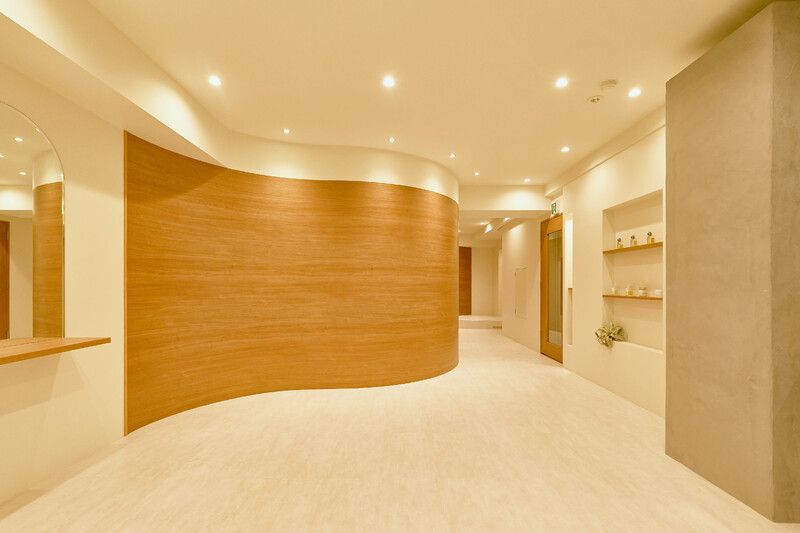 una銀座4丁目店【ウナ】 | 銀座のヘアサロン