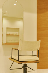 una銀座4丁目店【ウナ】 | 銀座のヘアサロン
