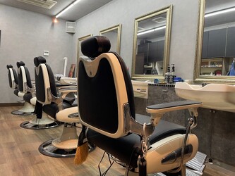 VERDE BARBER'S CLUB SHINBASHI【ヴェルデバーバーズクラブシンバシ】 | 新橋のヘアサロン