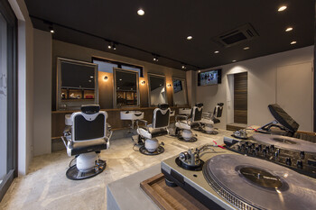 バーバーショップ CHILL CHAIR 吉祥寺1st | 吉祥寺のヘアサロン