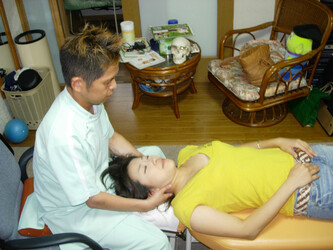 AKカイロプラクティックオフィスKOU | 広島駅周辺のリラクゼーション