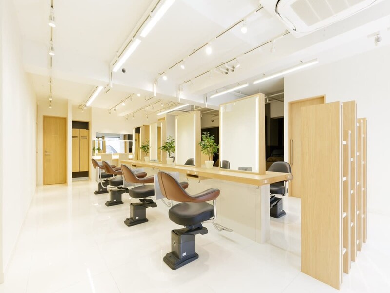 Lia by KENJE | 中央林間のヘアサロン