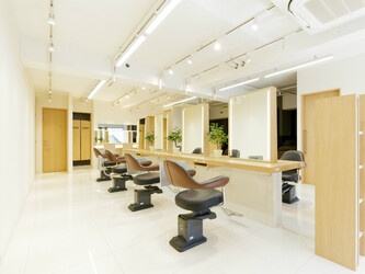 Lia by KENJE | 中央林間のヘアサロン