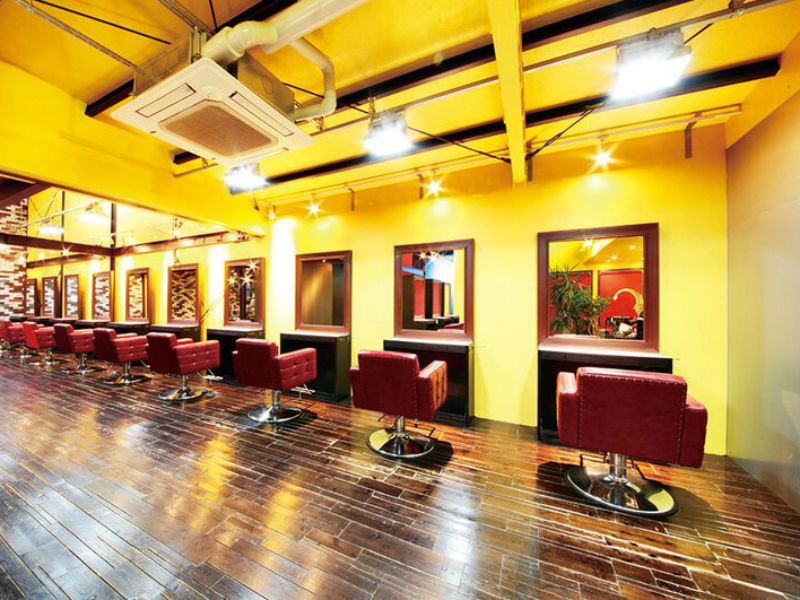 ファブリック・レッド・ドアー | 飯塚のヘアサロン