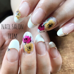 trim | すすきののネイルサロン