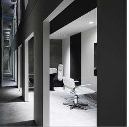 Sark | 立川のヘアサロン