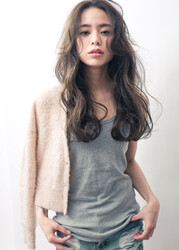 oli | 梅田のヘアサロン