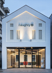 naughty.id | 甲府のヘアサロン