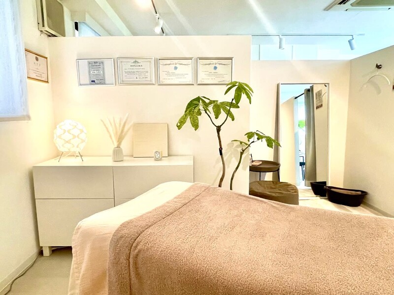 小顔 x 肌改善 f.b.s goshominami | 御池/御所/二条城のエステサロン