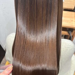 女性専用髪質改善酸性縮毛矯正専門店LIRA | 元町のヘアサロン