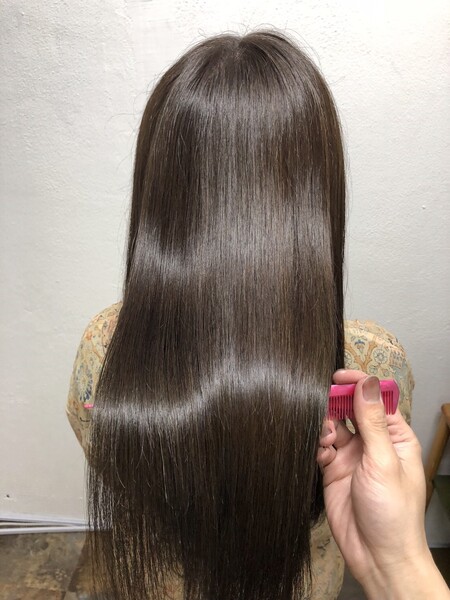 ONE's Chloe 原宿店 ケアブリーチ/ダブルカラー/インナーカラー | 原宿のヘアサロン