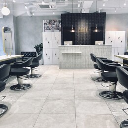 HAIR &amp; MAKE EARTH 春日部店