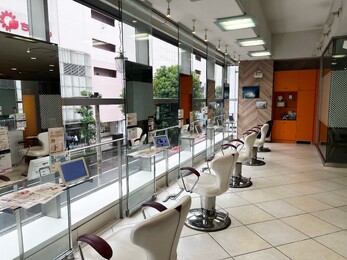 HAIR &amp; MAKE EARTH 津田沼店