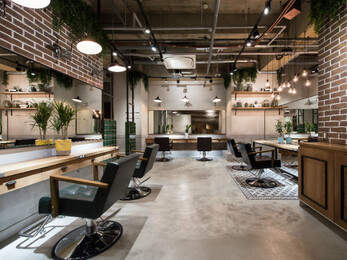 HAIR &amp; MAKE EARTH 綱島店