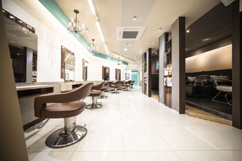 EARTH/A EARTH 松山銀天街店 | 松山のヘアサロン