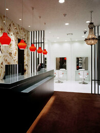 HAIR &amp; MAKE EARTH 泉中央店