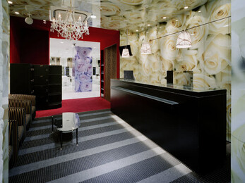 HAIR &amp; MAKE EARTH 赤羽店