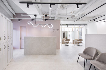 HAIR &amp; MAKE EARTH 菊名店