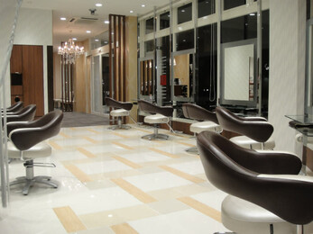 HAIR &amp; MAKE EARTH 五所川原店