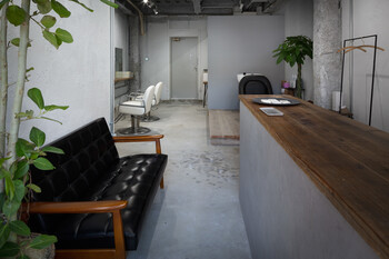 DEMURE | 梅田のヘアサロン