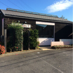 hair famille f | 津のヘアサロン