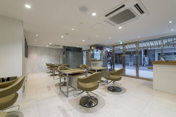 HAIR &amp; MAKE EARTH 高円寺店