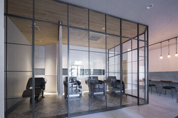 Three. | 多摩のヘアサロン