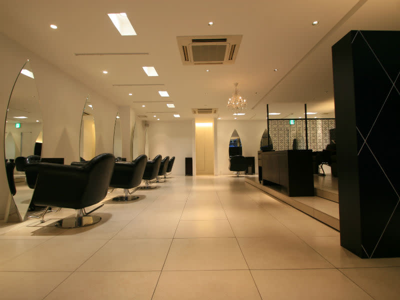 Vision 心斎橋店 | 心斎橋のヘアサロン