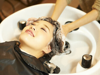 眉毛とまつげとヘアサロン 美容室 綿帽子 瀬戸店（ヘア予約） | 瀬戸のヘアサロン