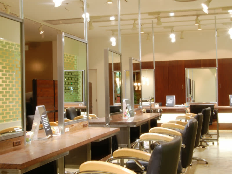 SALONS HAIR 段原店 | 広島駅周辺のヘアサロン