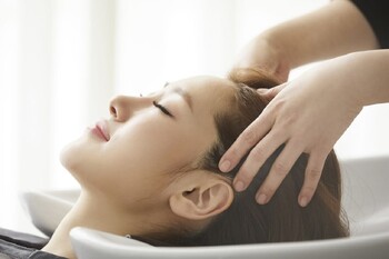 Eleanor 梅田店 | 梅田のヘアサロン